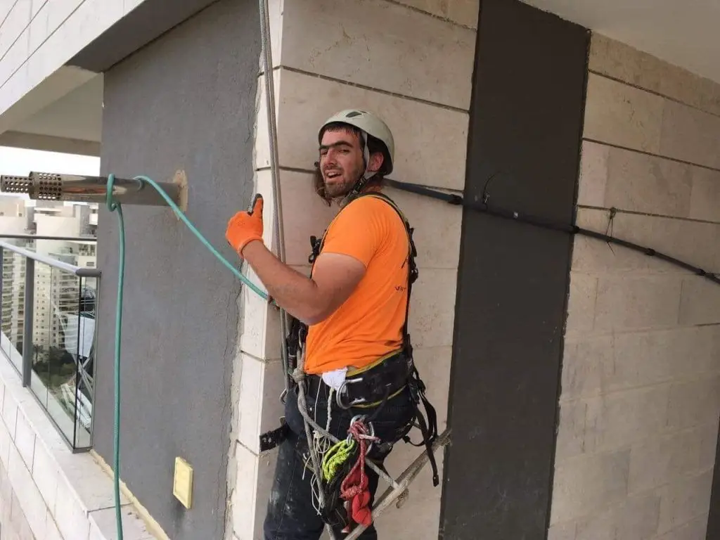 שיקום מבנים בגובה - כיצד עושים זאת נכון